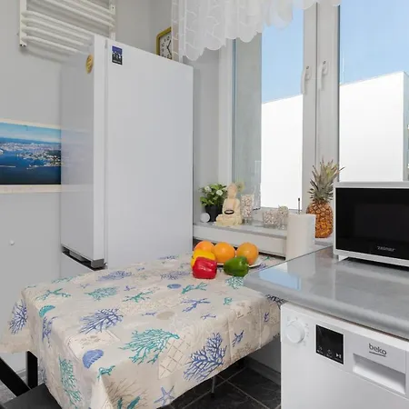 Family With Balcony In 1 Km To The Beach By Renters