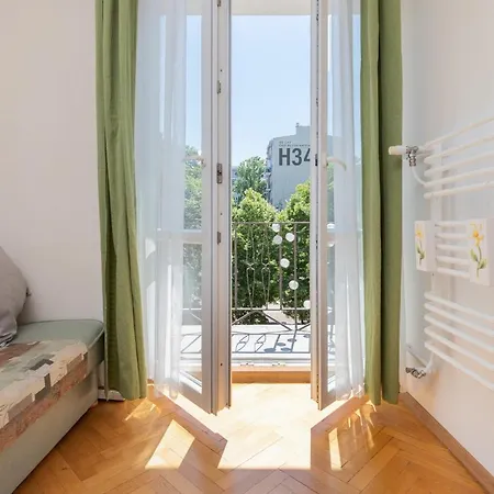 Family With Balcony In 1 Km To The Beach By Renters Gdynia